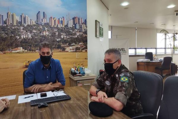 Paranhos recebe visita do General Plácido