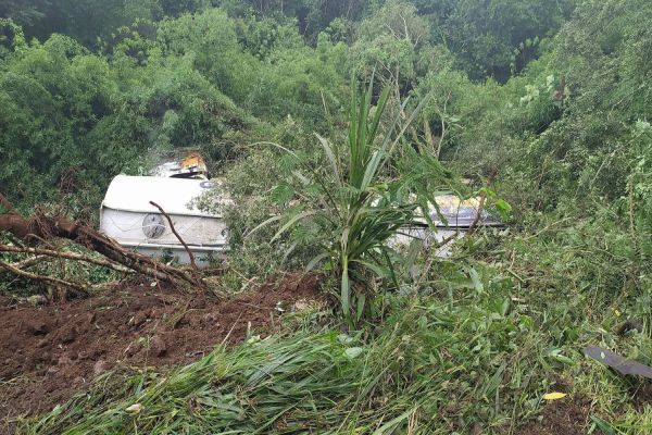 Caminhão de combustível fica completamente destruído em Nova Laranjeiras