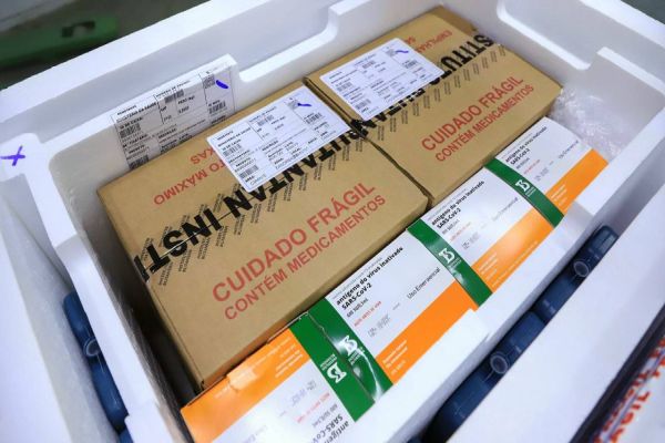 Paraná inicia distribuição da segunda dose da vacina CoronaVac