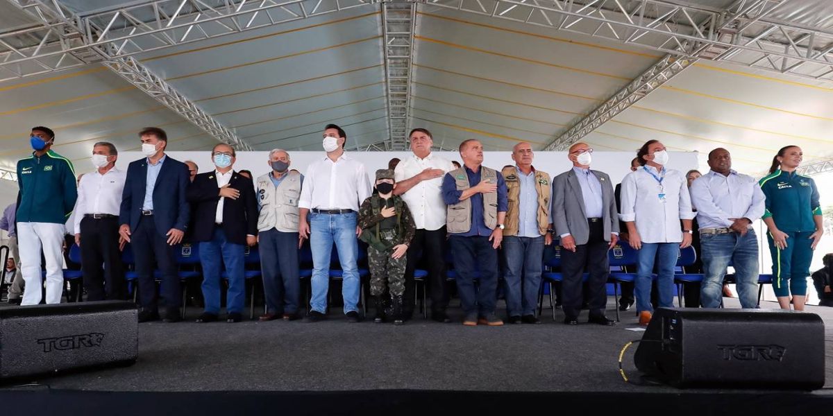 Em Cascavel, Bolsonaro destaca o apoio da Itaipu ao desenvolvimento do Paraná