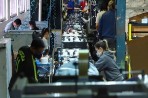 Imagem referente a notícia: Paraná gerou 15,8 mil empregos com carteira em março
