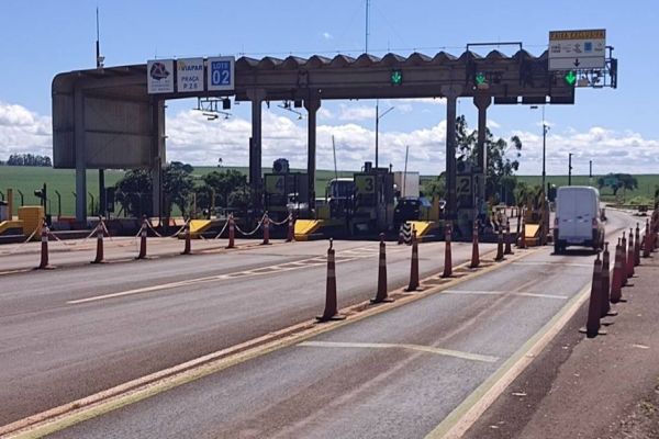 Imagem referente a notícia: Três pessoas são presas após tentativa de assalto a carro forte na BR-369