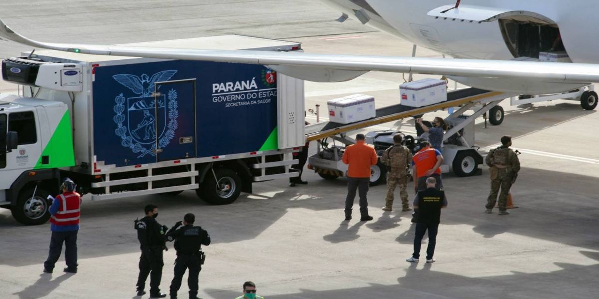 Com a chegada do quarto lote, Paraná começa a vacinar idosos