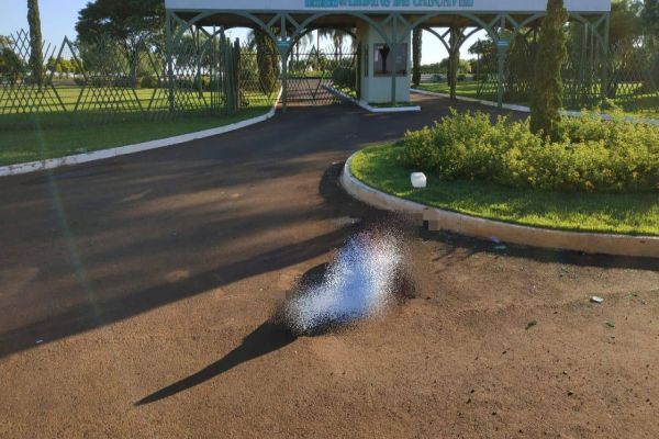 Jovem é agredido e morto a tiros em estrada rural no Bairro Santos Dumont