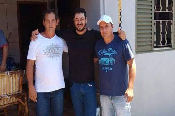 Youtuber "Neni" reformará carretas para pai do jovem que morreu carbonizado na BR-467