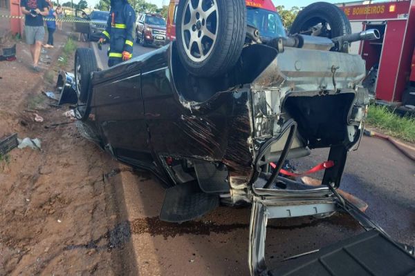 Homem fica ferido após capotamento na marginal da BR-467