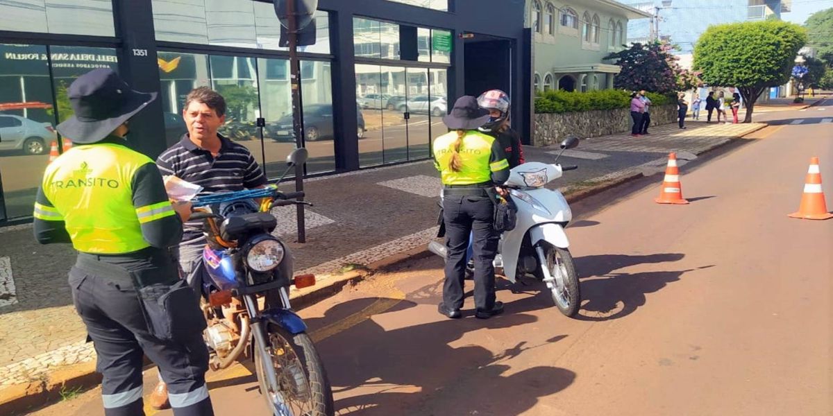 Motociclista: "No trânsito, sua responsabilidade salva vidas"