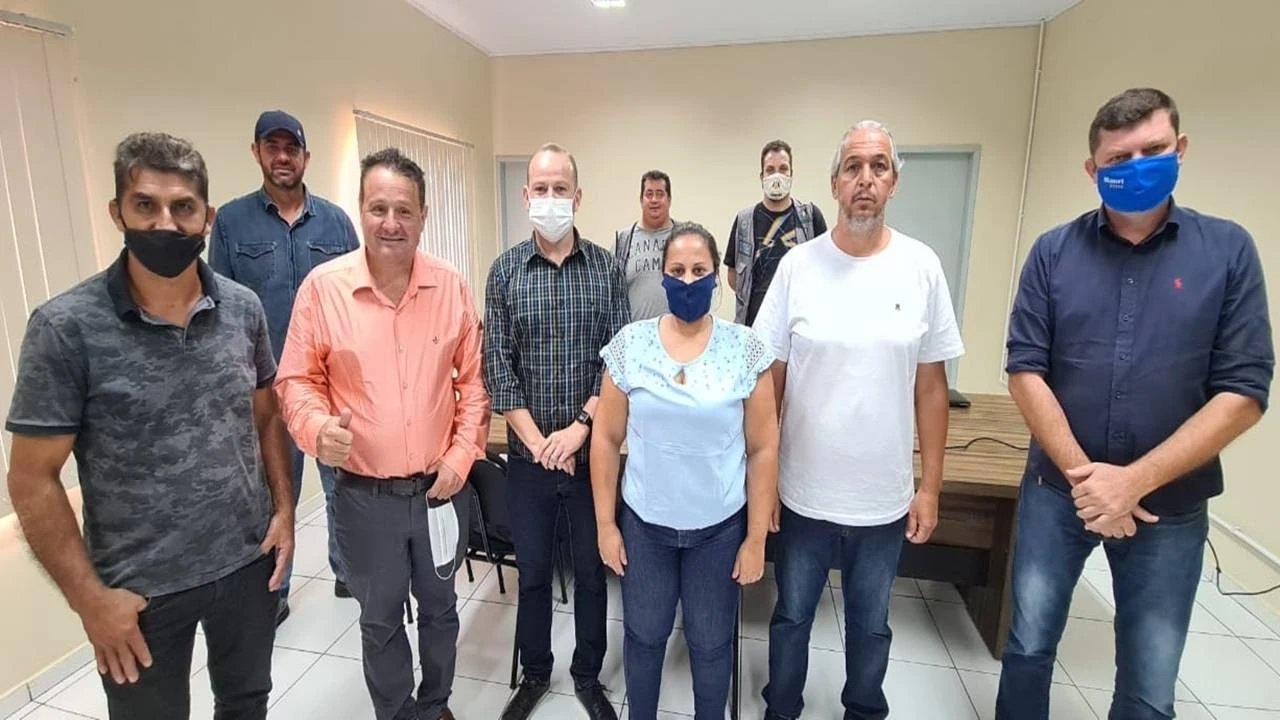 Foto relacionada a notícia: Melo visita Território Cidadão e conhece programa que envolve mais de 350 famílias