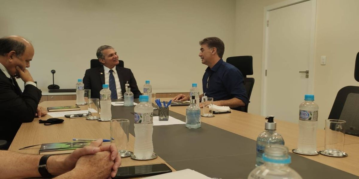 Paranhos discute novos convênios com a Itaipu