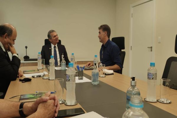 Paranhos discute novos convênios com a Itaipu