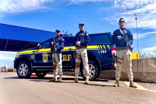 Imagem referente a notícia: PRF reforça fiscalização no período do carnaval no Paraná