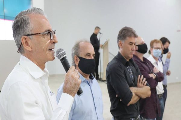 Paranhos anuncia Luiz Ernesto como novo secretário de Cultura e Esportes