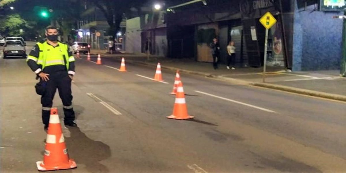 Bloqueios simultâneos de sábado e domingo flagram 14 condutores dirigindo sem habilitação e um embri