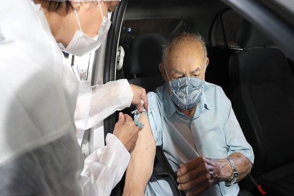 Cascavel tem o maior percentual de vacinação de idosos entre as principais cidades do Paraná