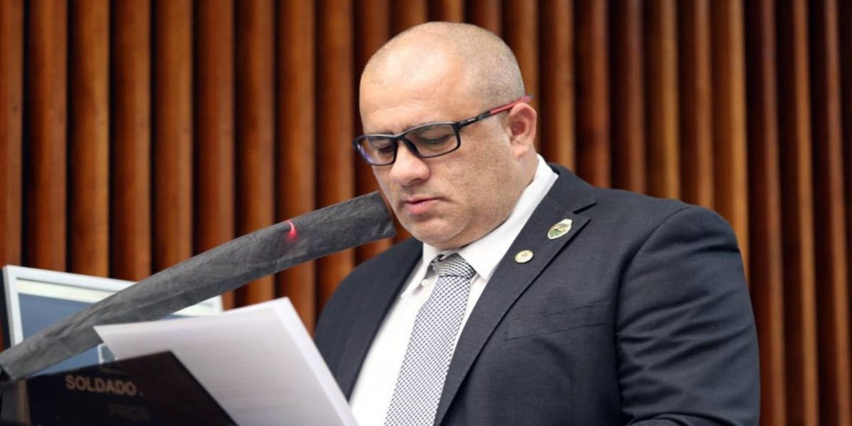 Deputado pede contratação de mães para prevenir Covid em escolas