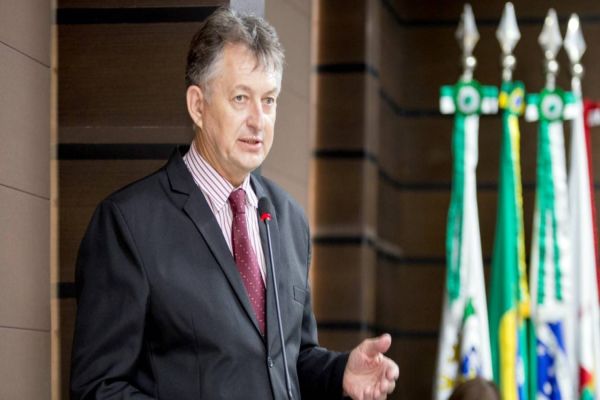 Requerimento cobra investimentos federais em obras de infraestrutura e saúde