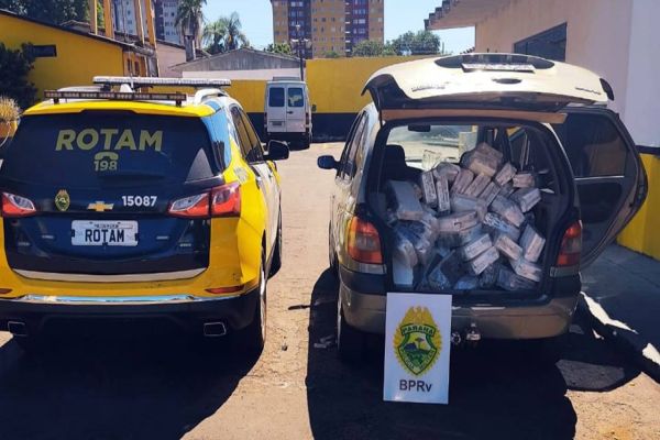 Imagem referente a notícia: Rotam da 3ª Cia apreende veiculo carregado com eletrônicos sem comprovação fiscal