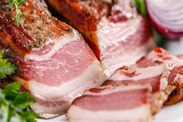 Gastronomia: você sabe como é feito o processo de defumação de alimentos?