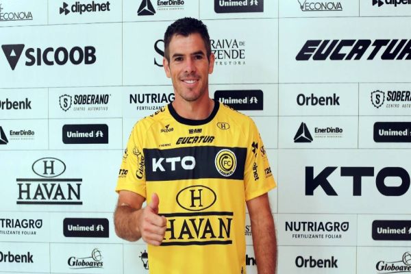 FC Cascavel contrata atacante paraguaio Rogerio Leichtweis para reforçar o setor ofensivo da equipe