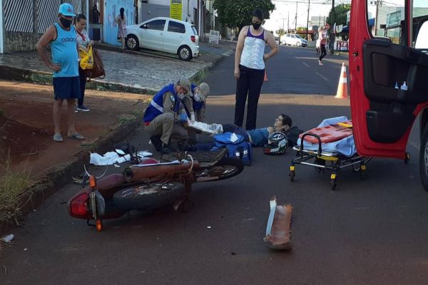 Imagem referente a notícia: Motociclista sofre fratura exposta após colisão na Rua Vinícius de Moraes