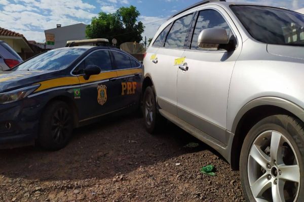 PRF apreende mil pacotes de cigarro na BR 272