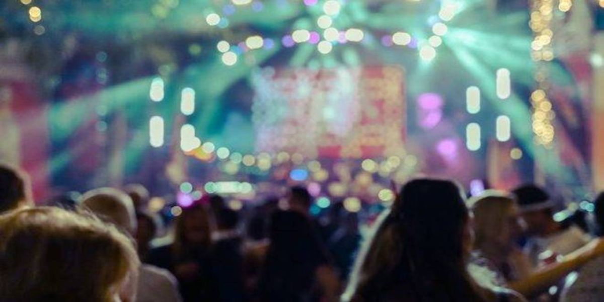 Festa com mais de duzentas pessoas é flagrada em posto de combustíveis de Salto do Lontra