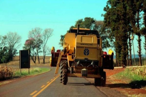Safra Verão: Condutores devem redobrar a atenção nas estradas em época de colheita e plantio