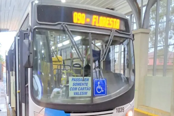 Foto relacionada a notícia: Transporte Coletivo: Linha Floresta volta a fazer o itinerário de origem a partir de segunda (01)