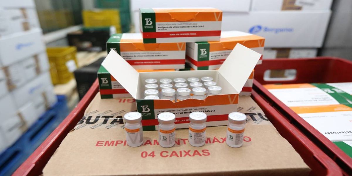 Cascavel recebe 4,8 mil doses de vacinas contra Covid-19