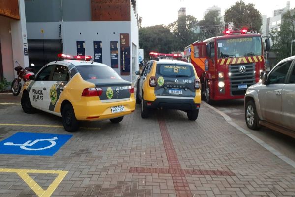 Homem tenta furtar comércio e morre enforcado durante a fuga no centro de Cascavel