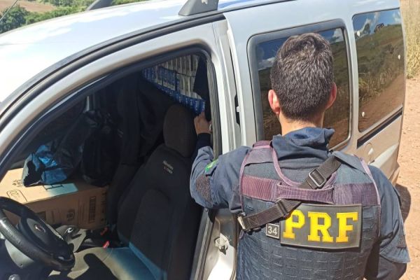 PRF apreende veículo carregado com 17.500 maços de cigarros em Corbélia