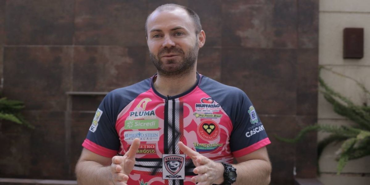 Cassiano Klein renova com o Cascavel Futsal