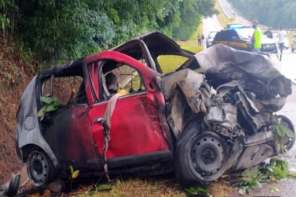 Imagem referente a notícia: Grave acidente deixa dois mortos na BR-277 em São Miguel do Iguaçu