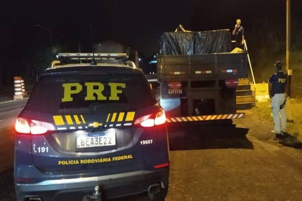 PRF apreende R$ 1,5 milhão em vinhos importados no Paraná