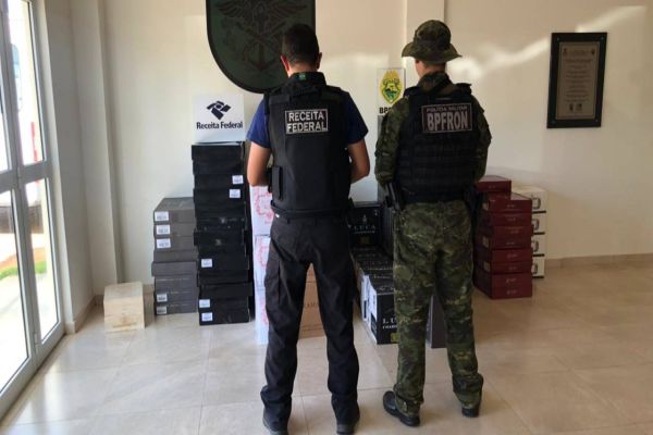 BPFRON, 21ºBatalhão e Receita Federal recuperam veículo roubado carregado com bebidas estrangeiras