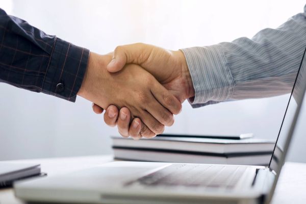 Cidades do oeste paranaense se destacam pela agilidade na abertura de empresas