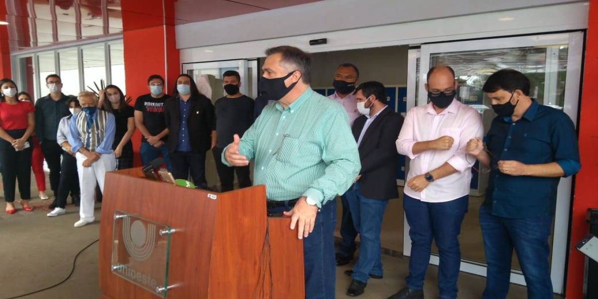 Secretário de Saúde enfatiza esforço para abertura de novos leitos durante visita ao Huop