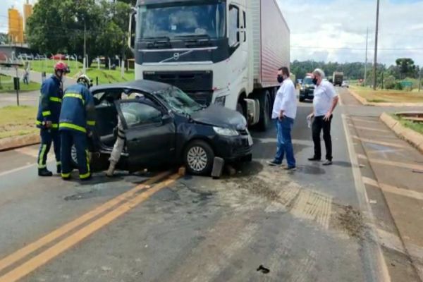 Imagem referente a notícia: Homem morre em grave acidente de trânsito na Rodovia BR-277 em Cascavel