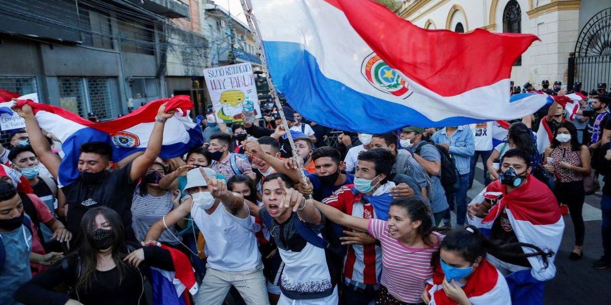 Assunção registra violência após resposta à pandemia gerar protestos