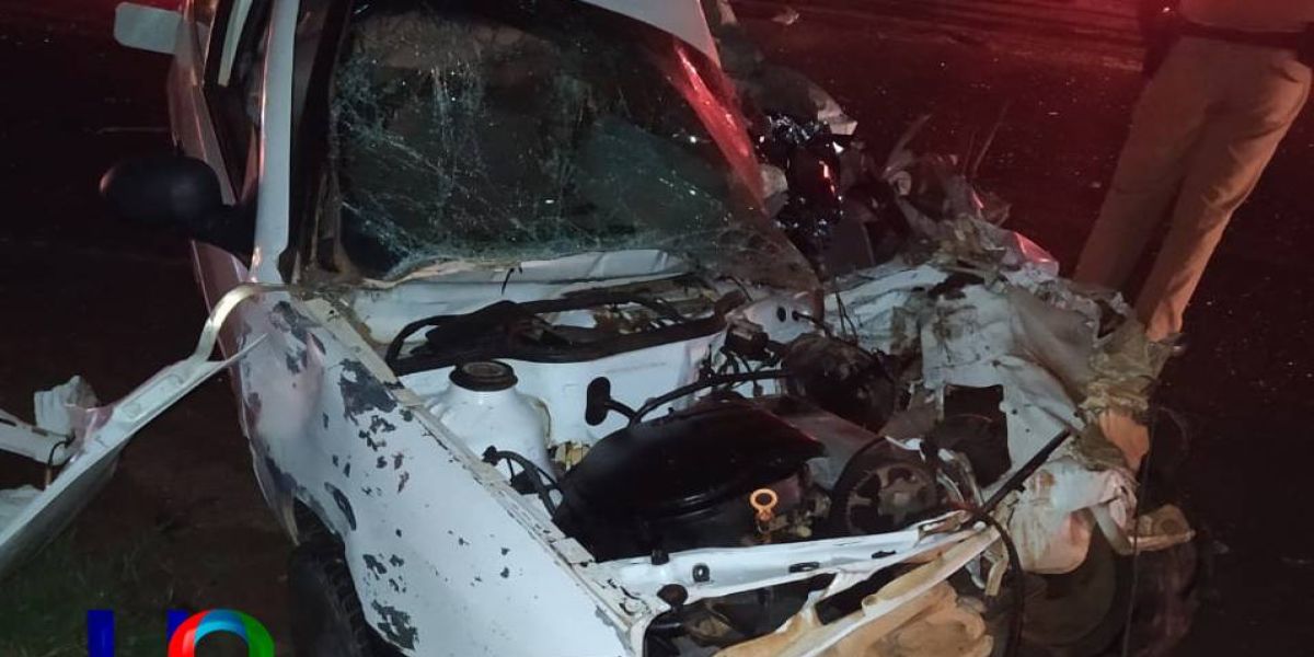 Colisão entre carro e caminhão deixa jovem morto em Alto Piquiri