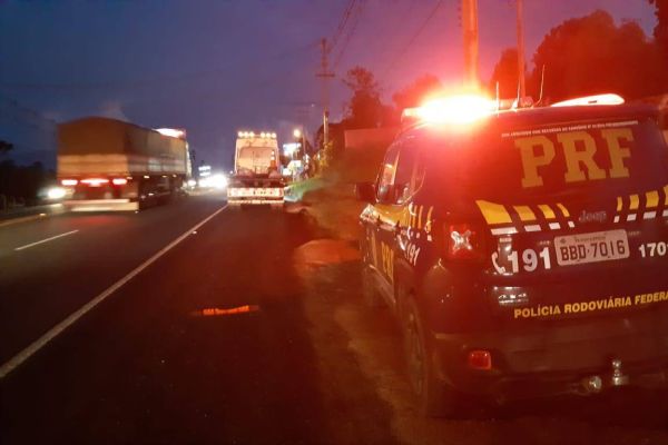 PRF registra colisão entre um automóvel e uma motocicleta com vítima grave em Ponta Grossa