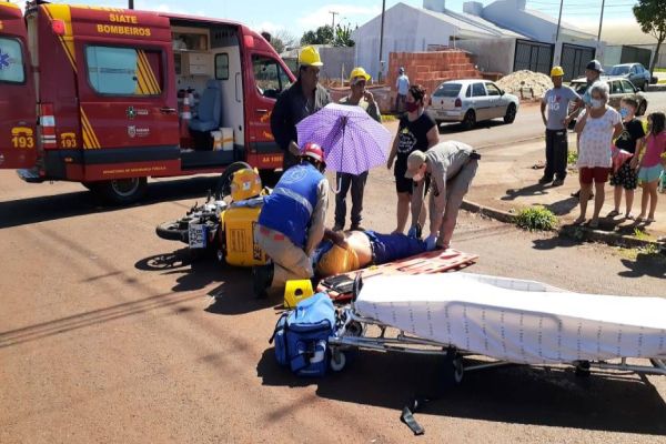 Imagem referente a notícia: Entregador dos Correio fica ferido após colisão de trânsito no Bairro Morumbi