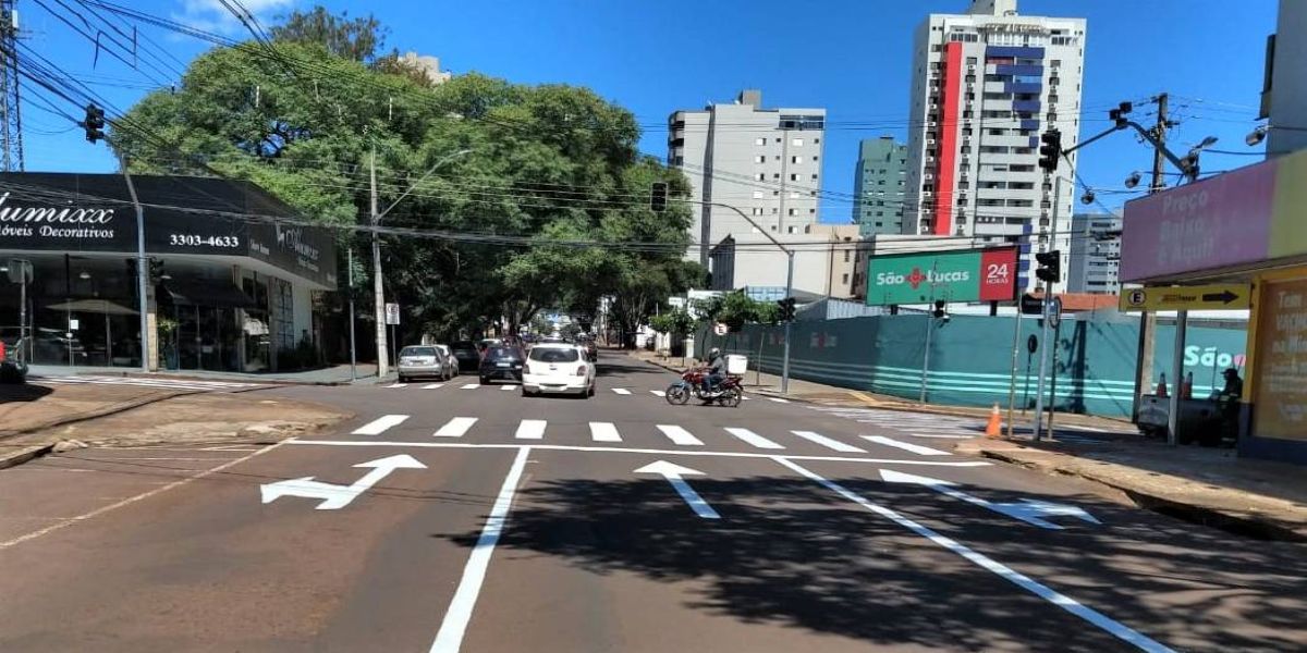 Transitar coloca em alerta piscante hoje (9) o novo semáforo da Rua Paraná x Engenheiro Rebouças