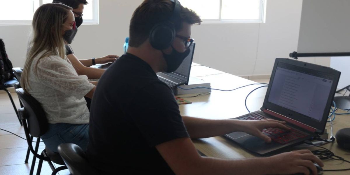 Semana Pedagógica segue produtiva, hoje com transmissões simultâneas