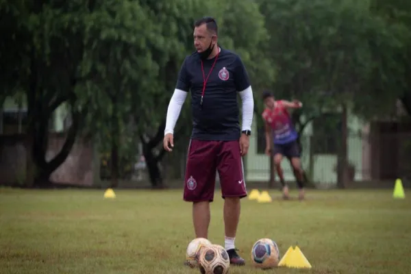 Foto relacionada a notícia: Coluna Debate Bola: Entrevista exclusiva com Alex Alves, treinador do Cascavel CR