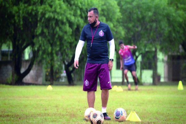 Coluna Debate Bola: Treinador do Cascavel CR quer "fazer a melhor campanha da história do clube"