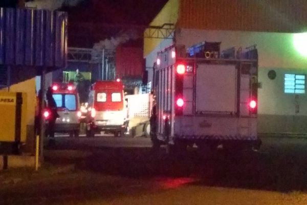 Imagem referente a notícia: 31 pessoas ficaram feridas após vazamento de ácido peracético em Cooperativa no Bairro Interlagos