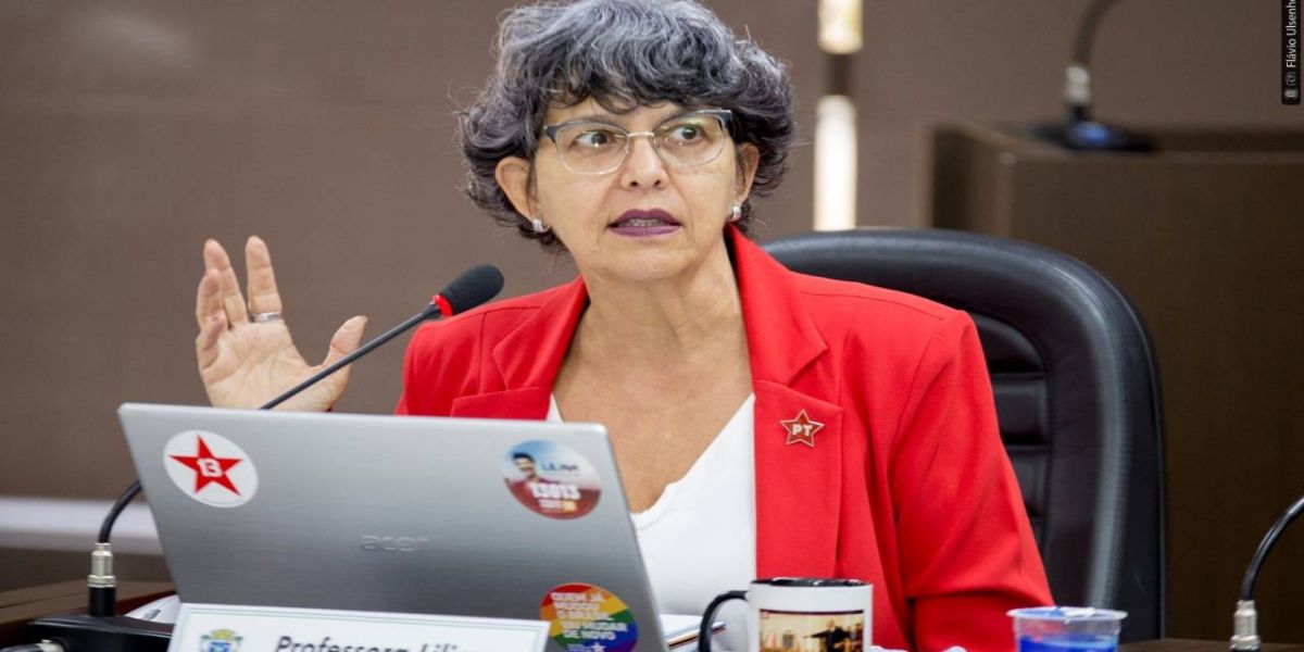 "Tornar educação serviço essencial seria inútil frente ao colapso na saúde", afirma Prof. Liliam