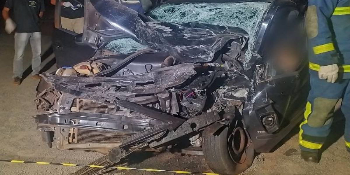 Mulher morre e outra gravemente ferida após grave colisão de trânsito em Toledo