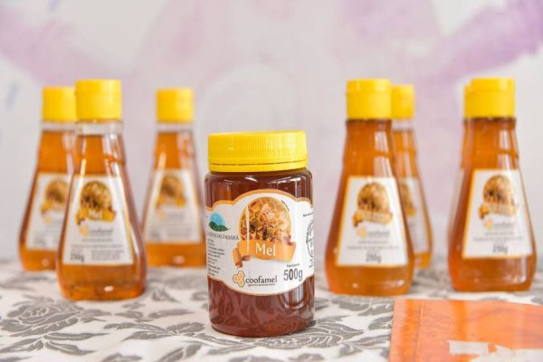 Coofamel comercializou 200 toneladas de mel em 2020